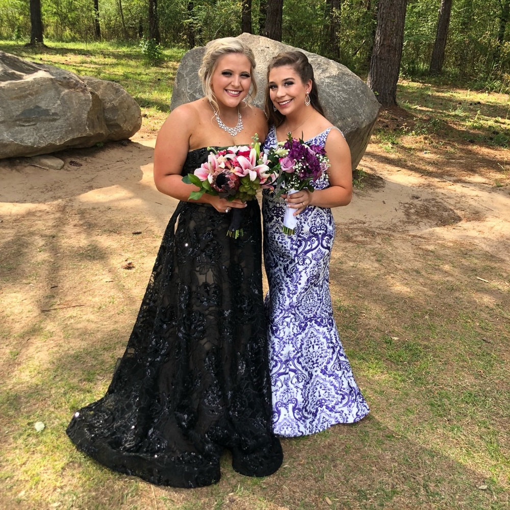 PROM DRESS - Picture 3 of 5